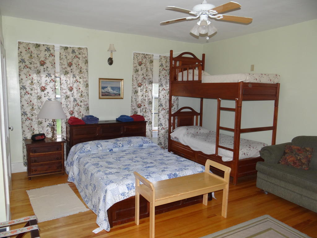 Chamcook Forest Lodge Bed & Breakfast St. Andrews By The Sea Room photo